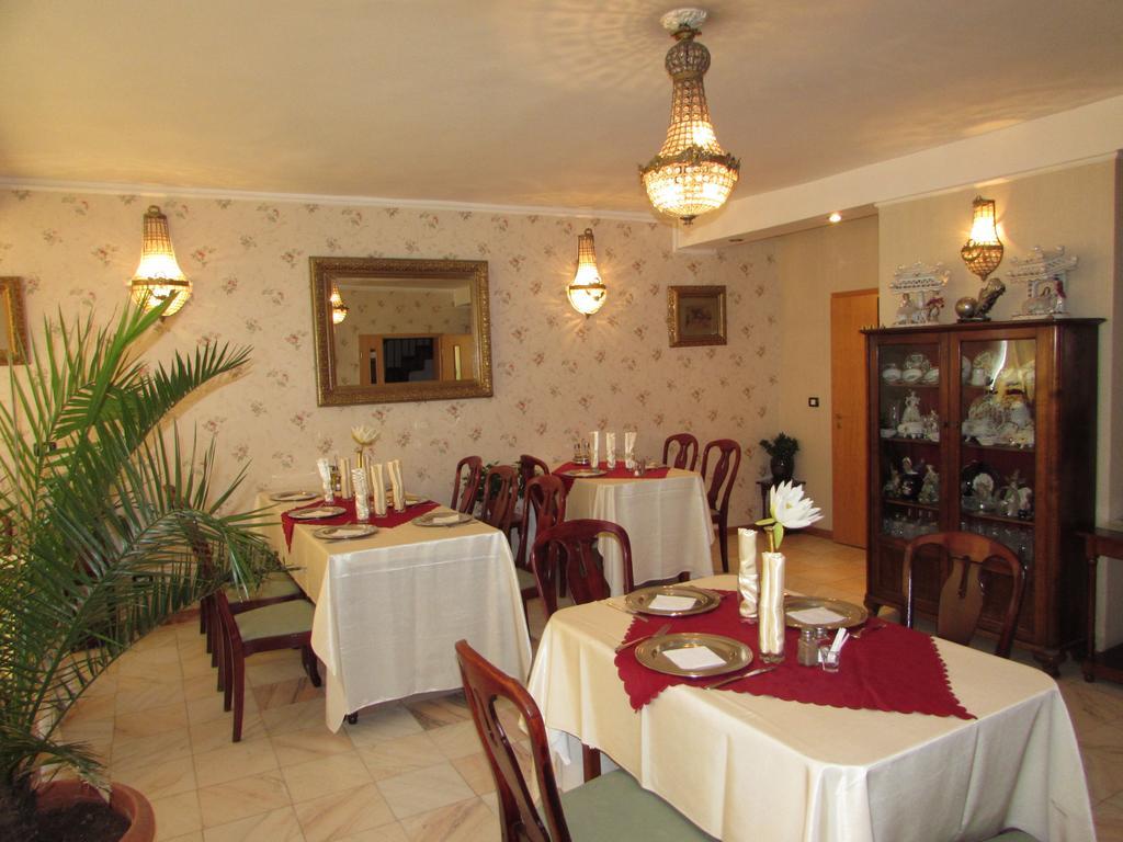 Pension Dinu Residence Temešvár Exteriér fotografie